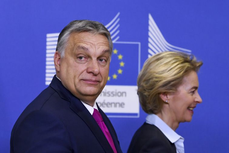Viktor Orbán en Ursula von der Leyen